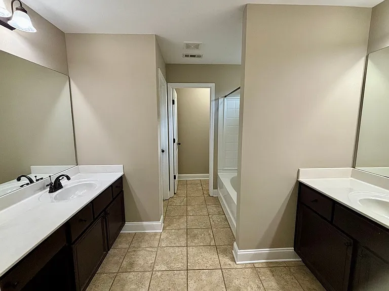 4668 Hidden Creek Dr — Photo 18