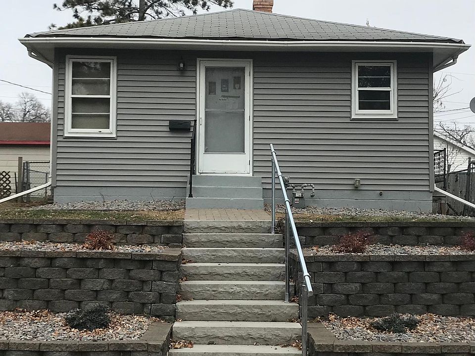 1st image of 277 Sidney St E