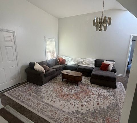 5th image of 595 Huntington Rd Floor 2