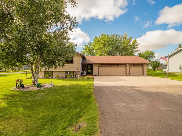 139 5th St, Grandin, ND 58038