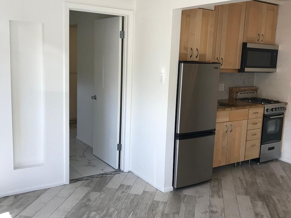 1st image of 839 W 1st St #D