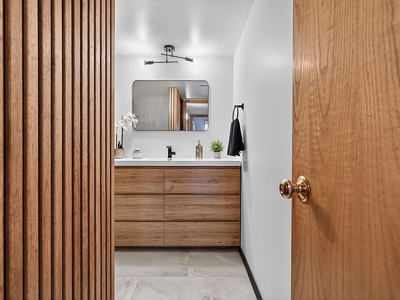 3rd image of 10571 Palos Pl #B
