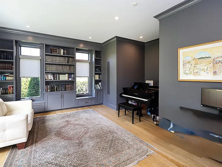 9 Tuddington Rd — Photo 4