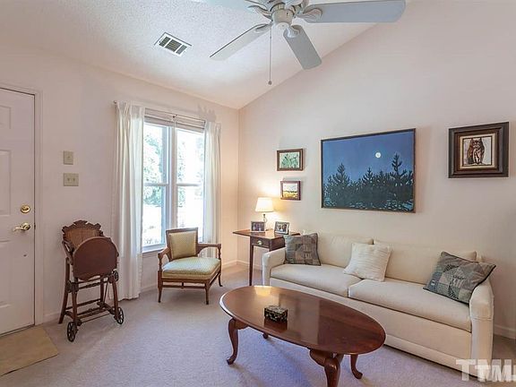 5th image of 69 Crystal Oaks Ct