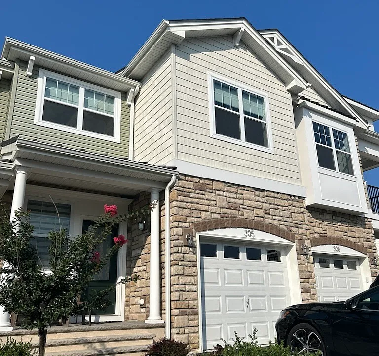 221 Brighton Ave #305