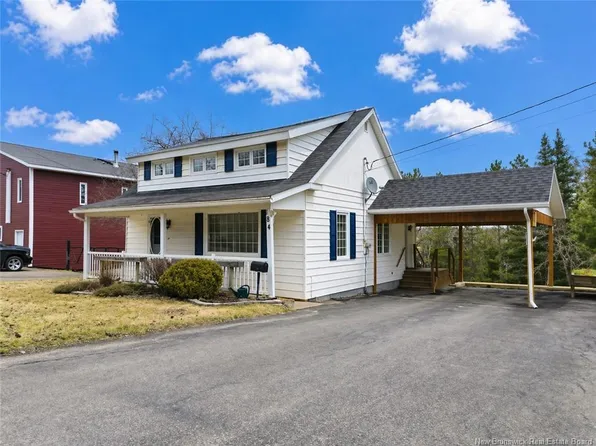 184 Main St, Plaster Rock, NB E7G 2E3