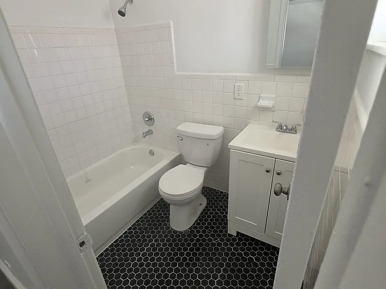 117 SE 2nd Ave #1 — Photo 13