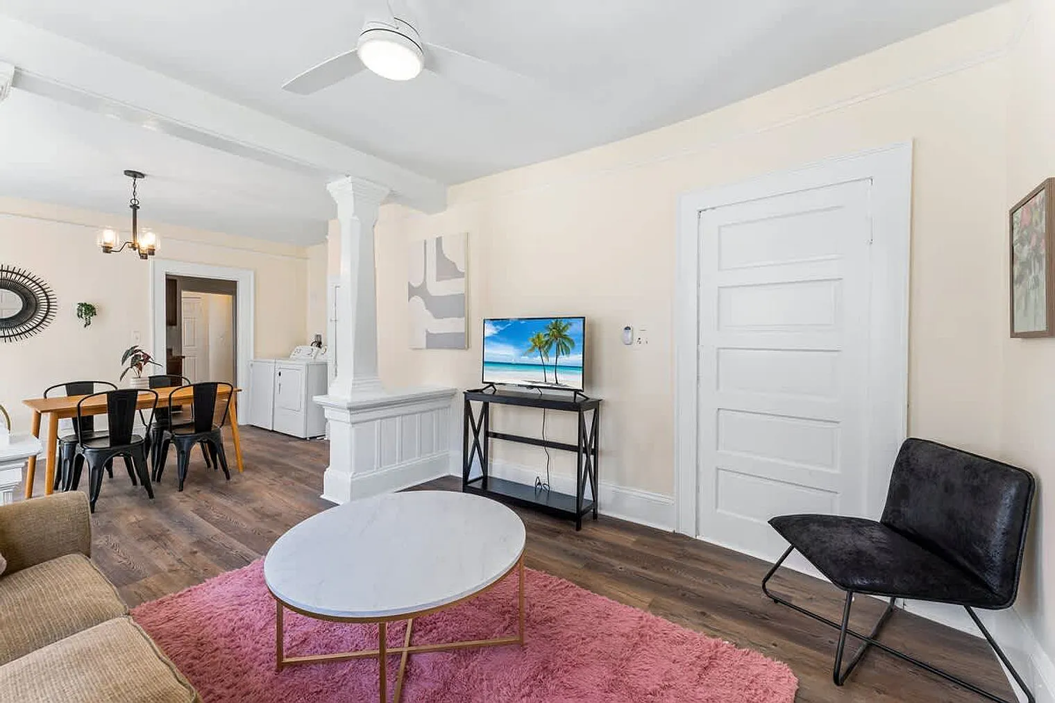 1 bed, 1.0 bath, 678 sqft, $1,061 — Photo 3