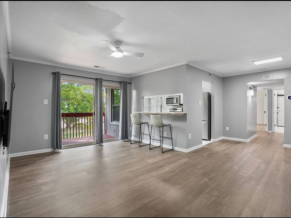 1st image of 4 Cedar Valley Pl APT 202
