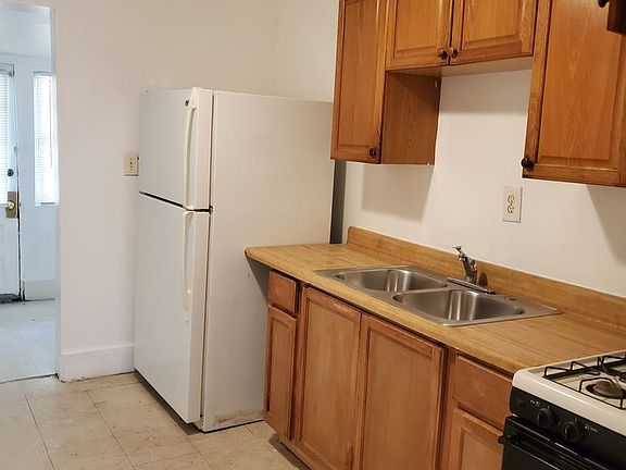2nd image of 2477 Saturn St