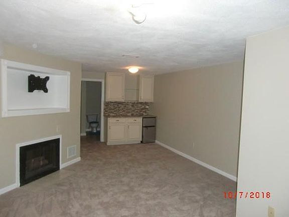 4th image of 39 Sterling Ln #39