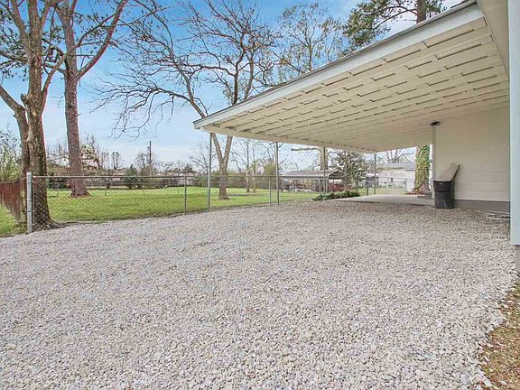 2nd image of 201 Oak Park Dr
