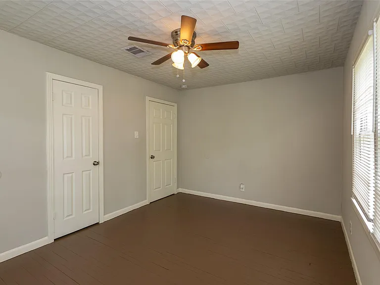 4710 El Paso St — Photo 7