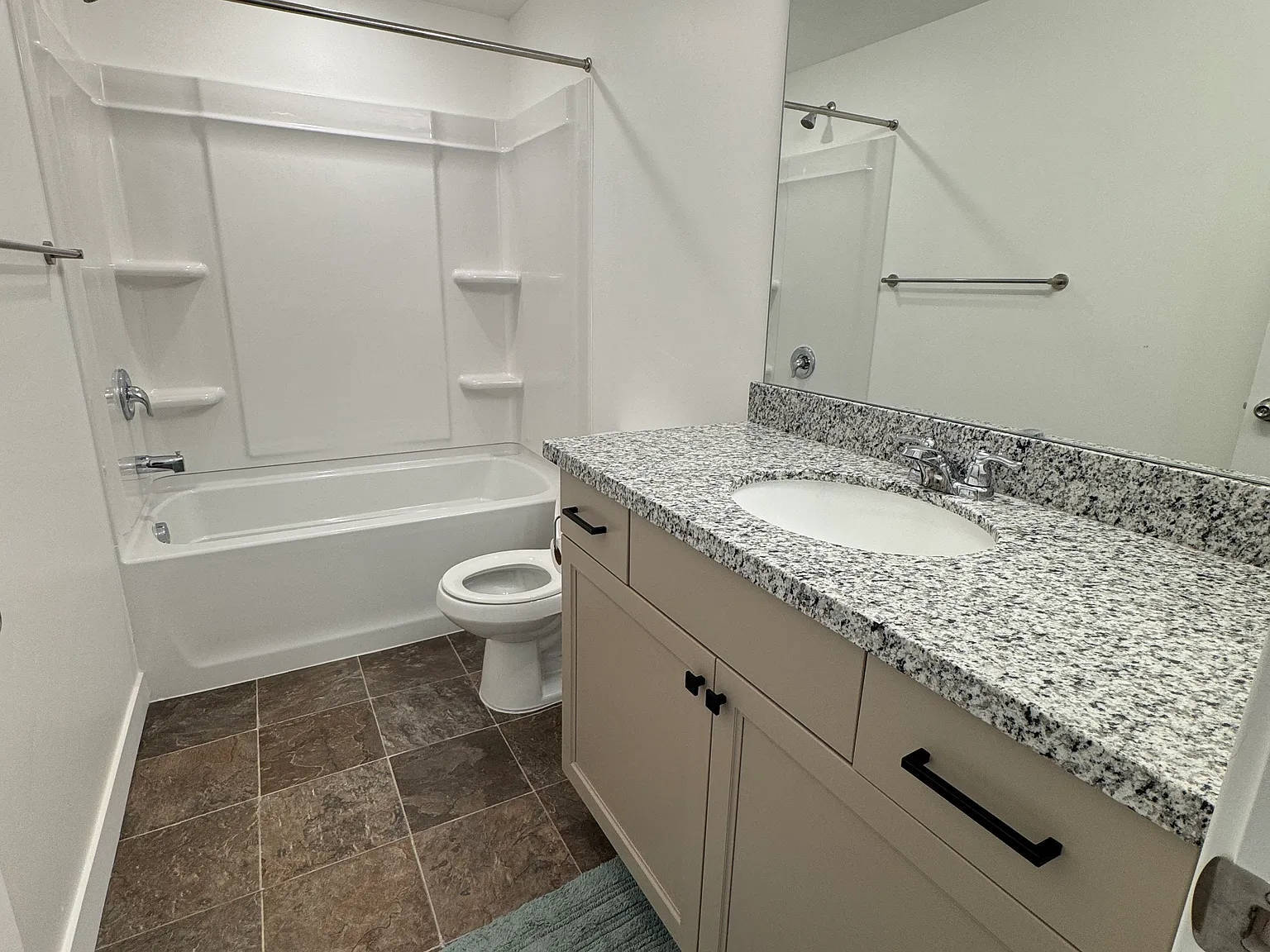 2 bed, 1391 sqft, $1,700 — Photo 4