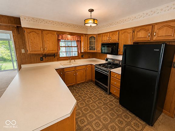 3rd image of 11314 Peacock Dr