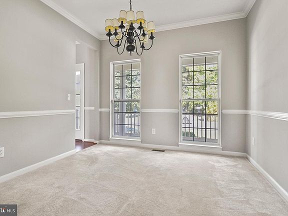5th image of 1163 Fairfax St