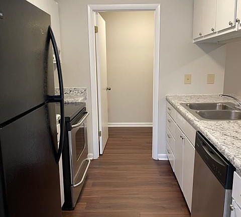 4th image of 115 Villa North Ct