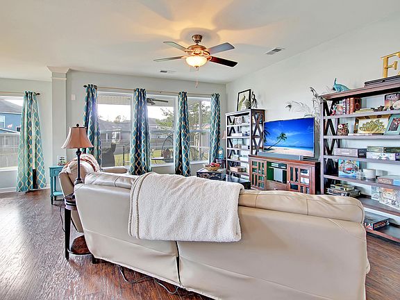 4th image of 581 Crossland Dr