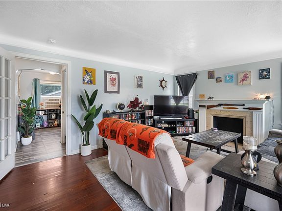 4th image of 5341 Beechwood Ave