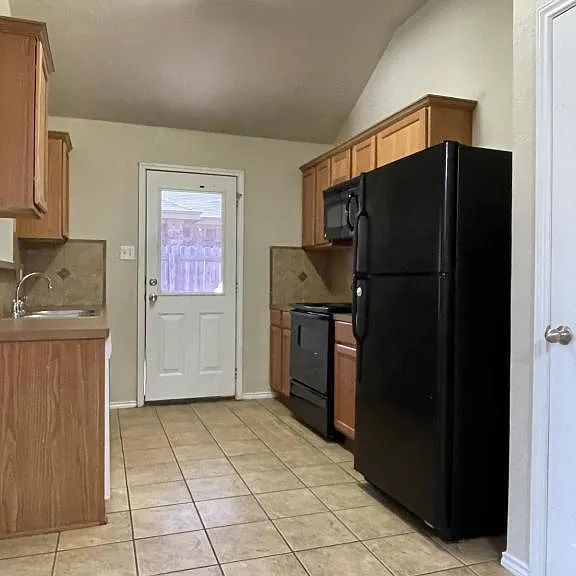 1104 Leah Dr #A — Photo 4