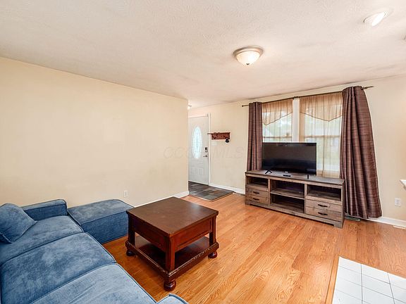 2nd image of 3781 Aurelia Dr