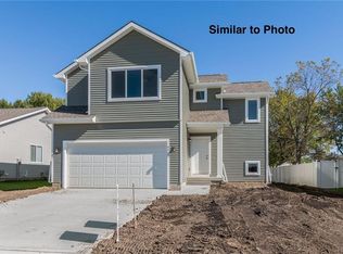 8986 Primo Ln, West Des Moines, IA 50266