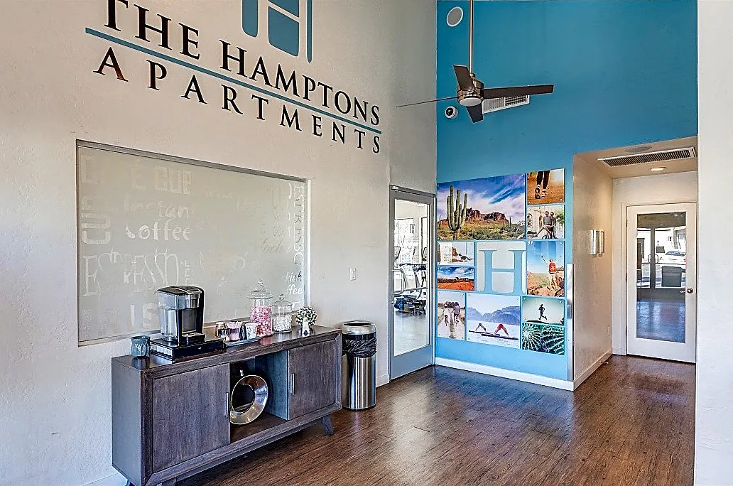 The Hamptons — Photo 1