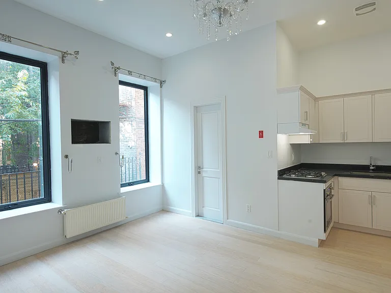 78 Herkimer St #205 — Photo 4