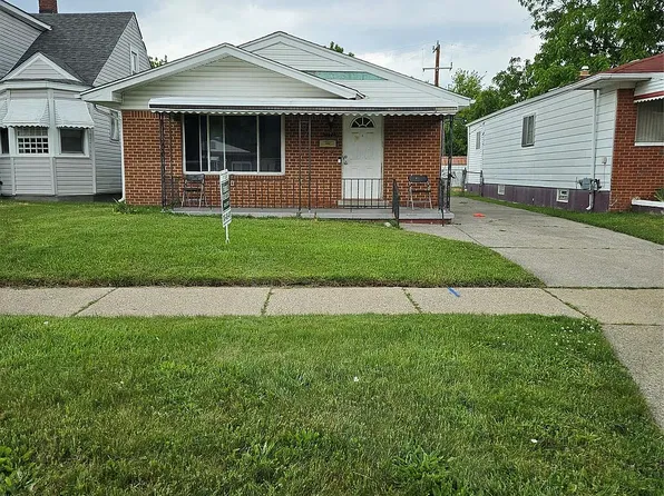 17723 Oakdale St, Roseville, MI 48066