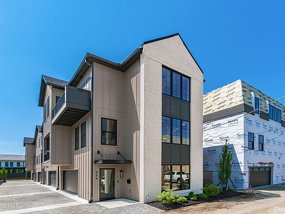 2nd image of 424 Jackson St