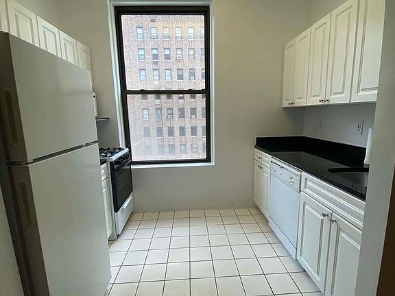 2nd image of 401 W End Ave Floor 4