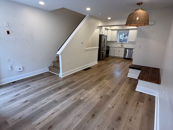 2nd image of 155 W Palmer St