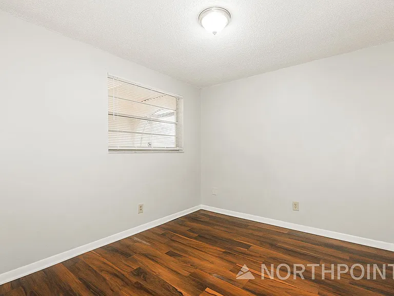 601 Highview Ter S — Photo 12