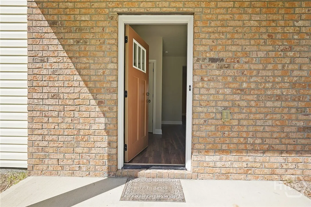 3 bed, 2.5 bath, 1556 sqft, $1,895 — Photo 3