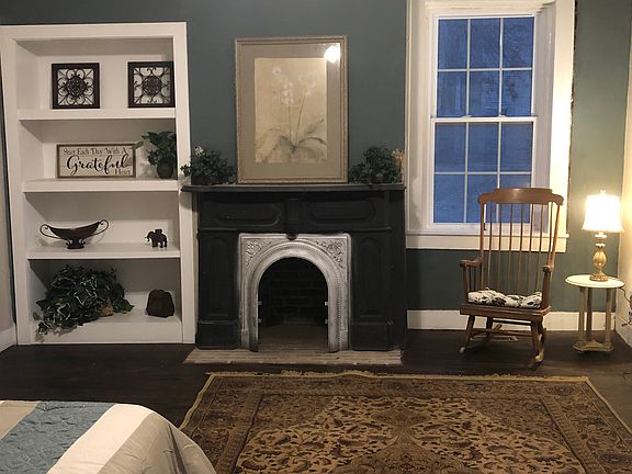 5th image of 500 E Jackson St #8