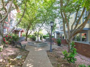 9837 NE Irving St APT 315, Portland, OR 97220