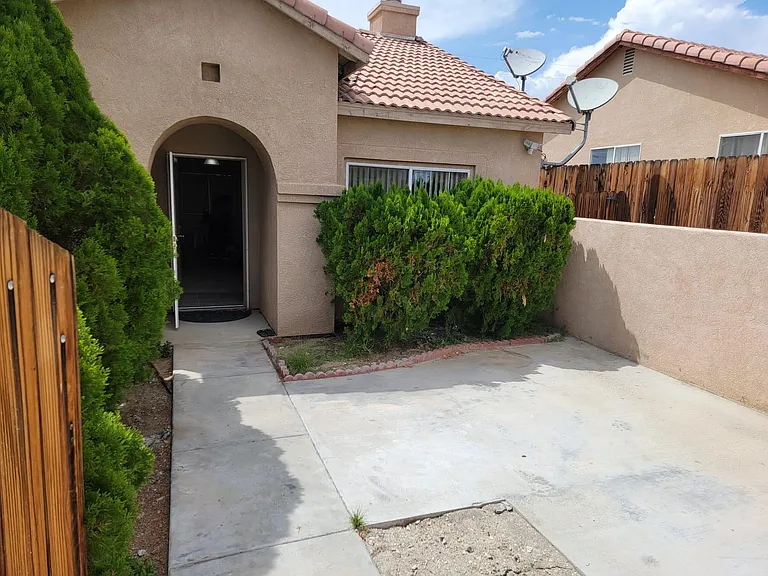 12155 Sumac Dr — Photo 18