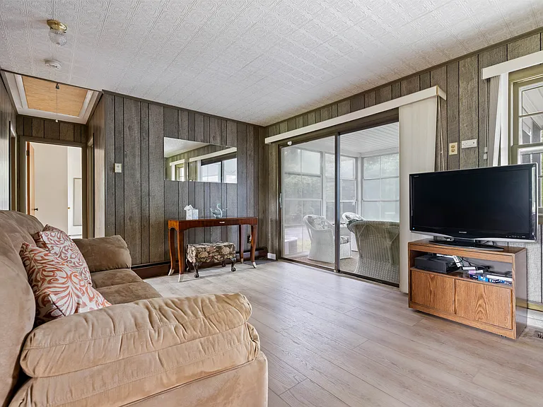 10359 Harrison Rd — Photo 30