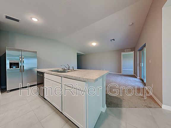 5th image of 3713 NE 13th Ave