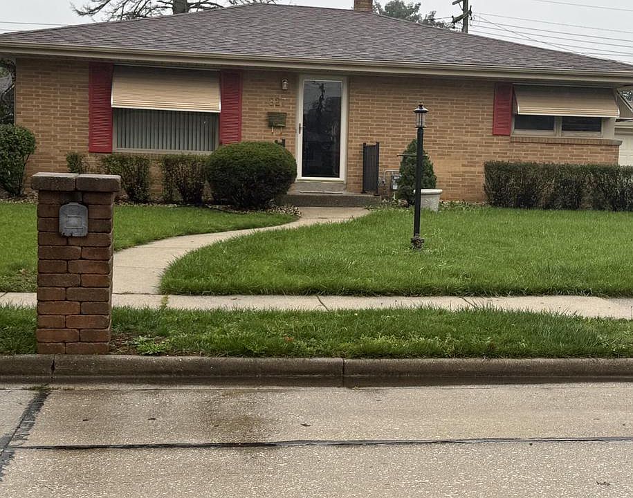 1st image of 827 Coronada DRIVE