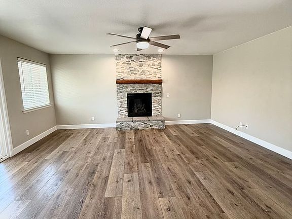 3rd image of 1019 Nanette Ln