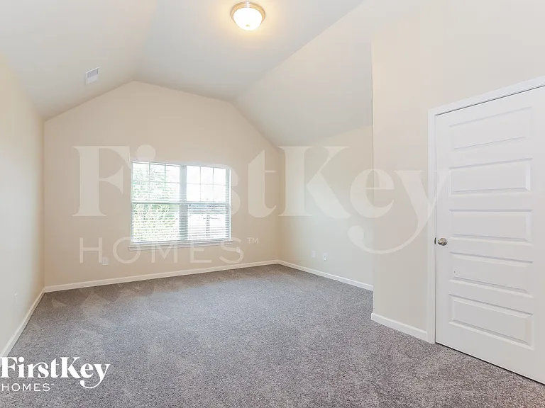 1328 Wild Rose Dr SE — Photo 10