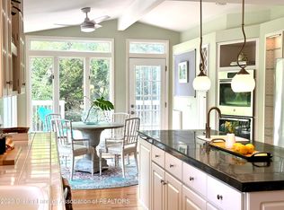 4427 Barton Rd, Lansing, MI 48917