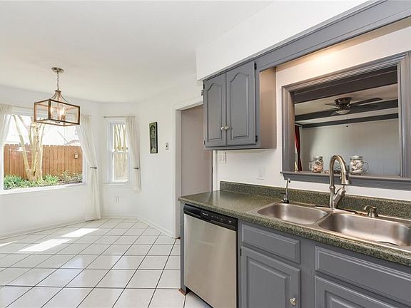 3rd image of 1916 Stillmeadow Ct