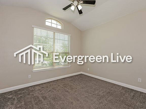 3rd image of 533 Frenchpark Dr