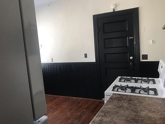 4th image of 74 Burgess Ave