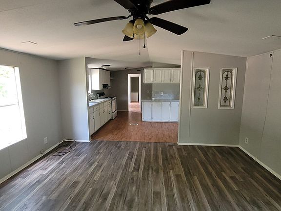 5th image of 25 Forest Hill Dr