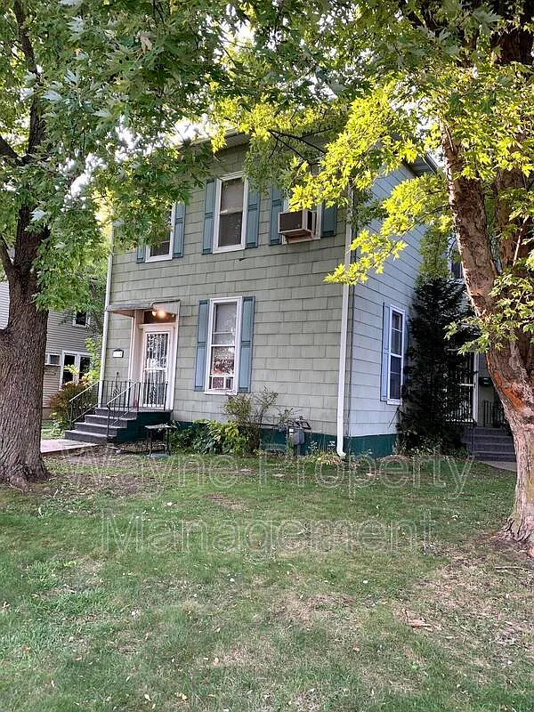 1 bed, 1.0 bath, 515 sqft, $575 — Photo 1