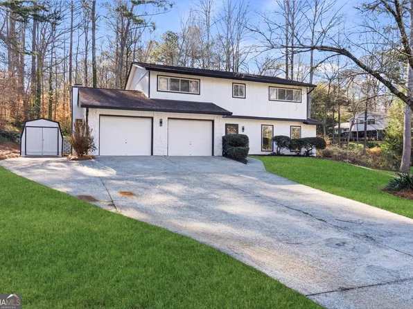 3428 Runelle Pl SW, Lilburn, GA 30047
