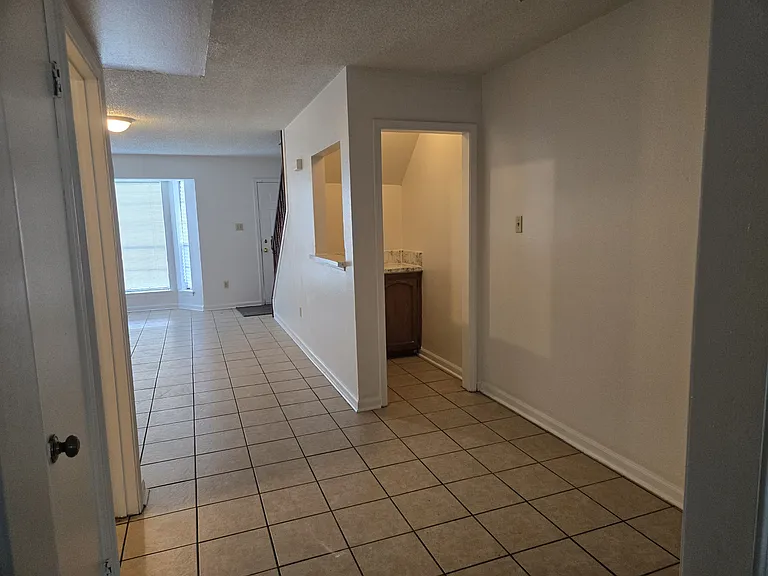 113 Oak Ridge Ave #C — Photo 4